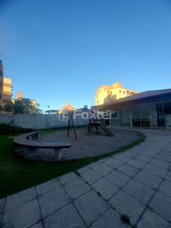 Image 4 - 1040592
