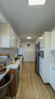 Image 37 - 1040599