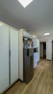 Image 34 - 1040599