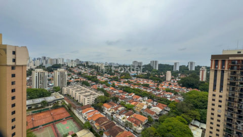 Image 40 - 1040599