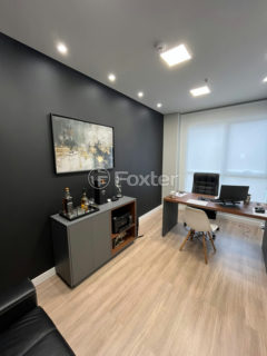 Image 11 - 1040600