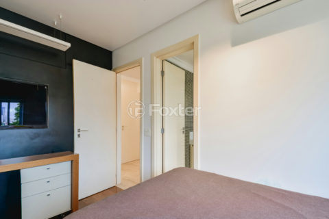 Image 32 - 1040619