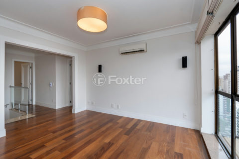 Image 7 - 1040623