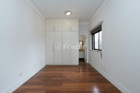 Image 31 - 1040623