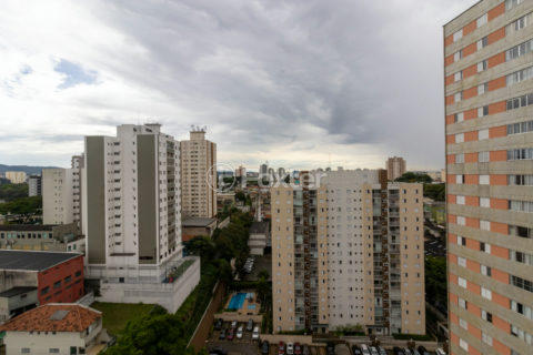 Image 38 - 1040628
