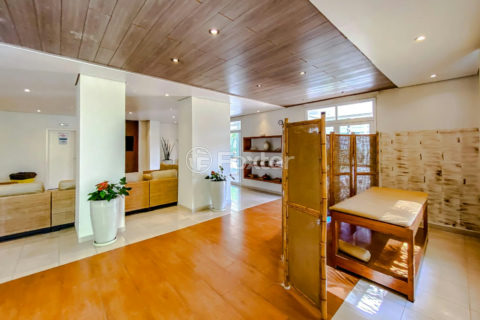 Image 22 - 1040631