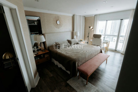 Image 2 - 1040643