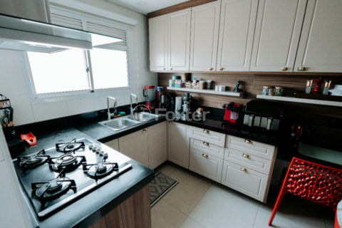 Image 12 - 1040643