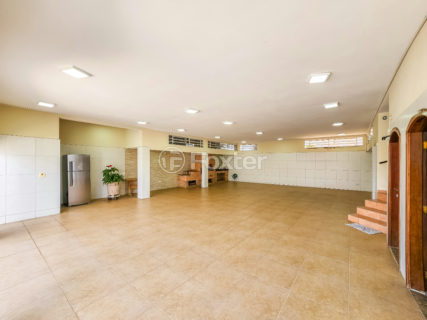 Image 8 - 1040647