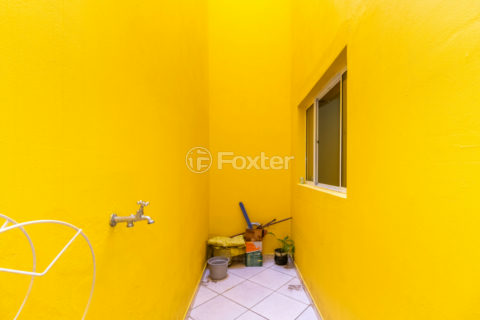 Image 42 - 1040652