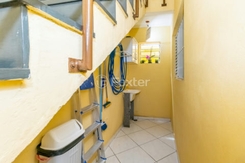 Image 20 - 1040652