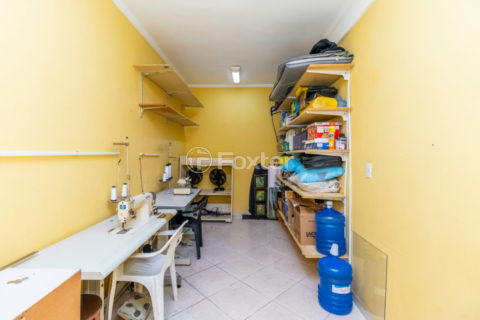 Image 44 - 1040652
