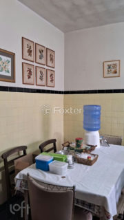 Image 17 - 1040677