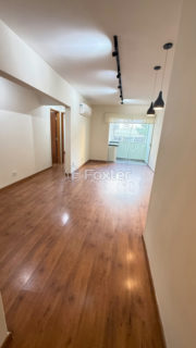 Image 3 - 1040681