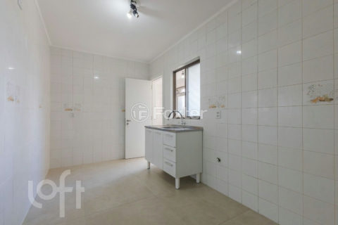 Image 7 - 1040692