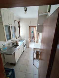 Image 10 - 1040697