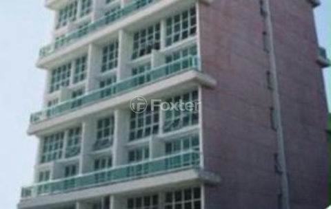 Image 10 - 1040700