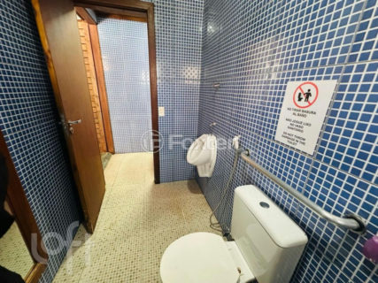 Image 38 - 1040720