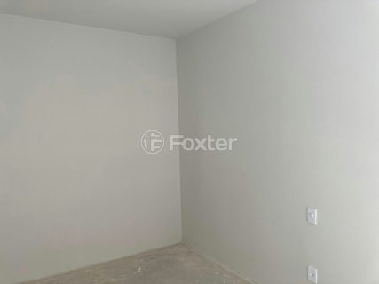 Image 4 - 1040724