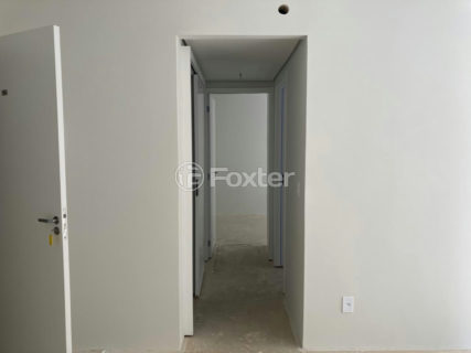 Image 7 - 1040724