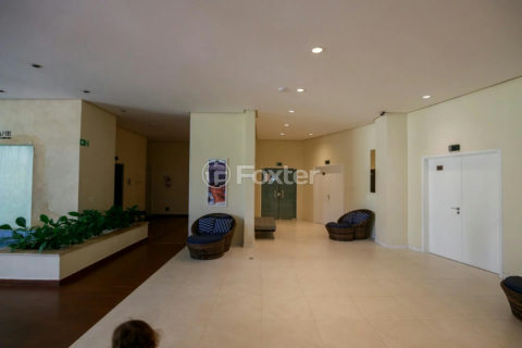 Image 40 - 1040744