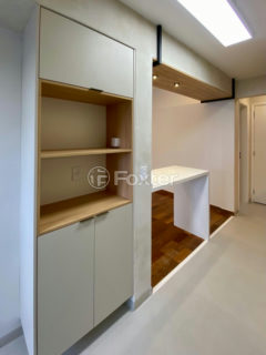 Image 9 - 1040744