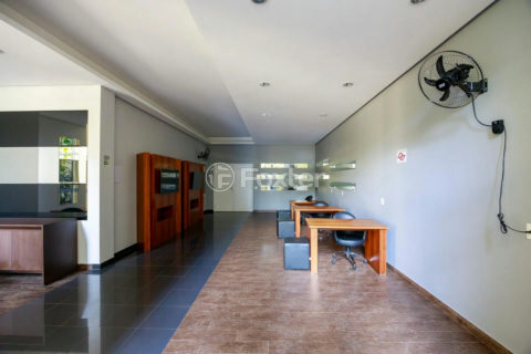 Image 42 - 1040744