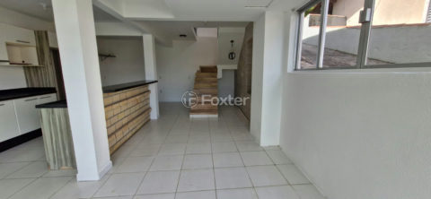 Image 21 - 1040756