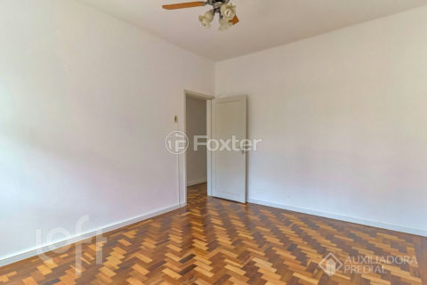 Image 17 - 1040760