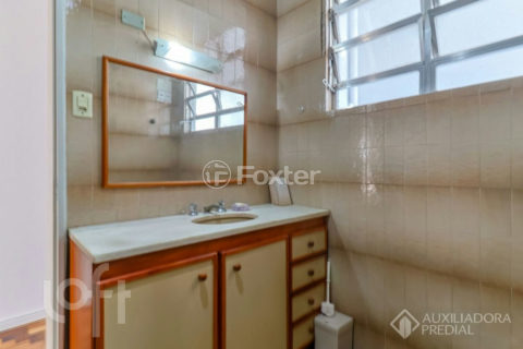 Image 30 - 1040760