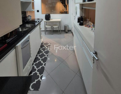 Image 7 - 1040775