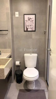 Image 8 - 1040846