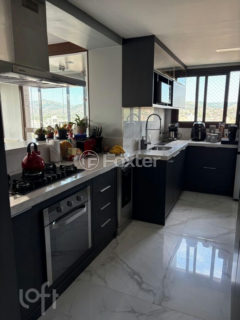 Image 8 - 1040849