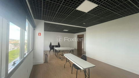 Image 7 - 1040857