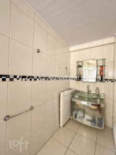 Image 4 - 1040860