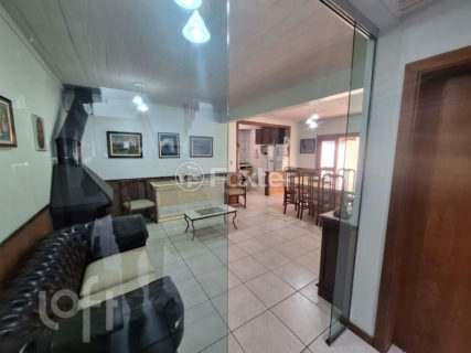 Image 7 - 1040868