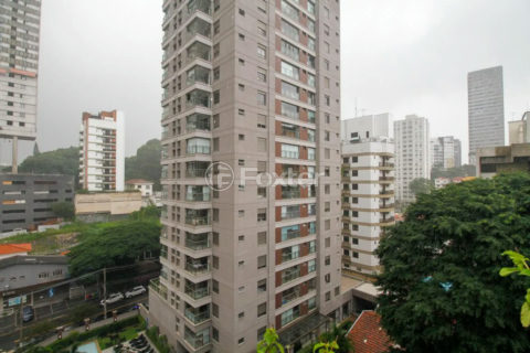 Image 16 - 1040923
