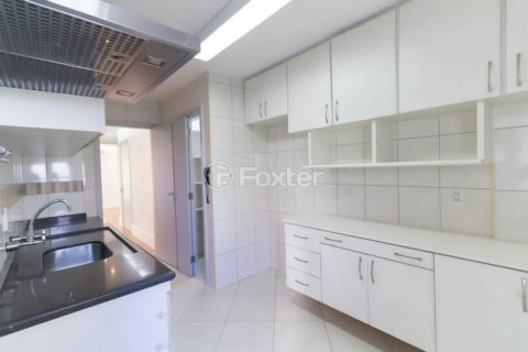 Image 7 - 1040925