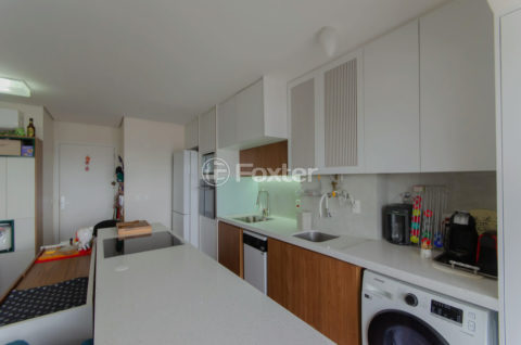 Image 7 - 1040933
