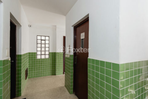Image 19 - 1040935