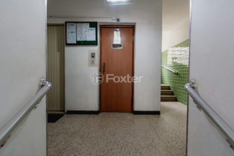 Image 22 - 1040935