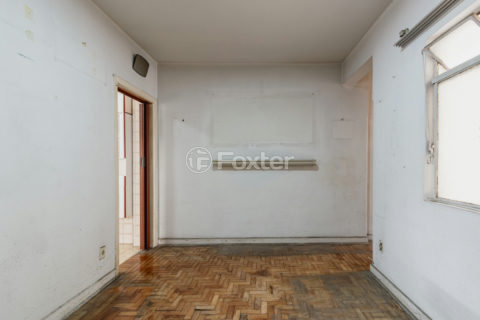 Image 4 - 1040935