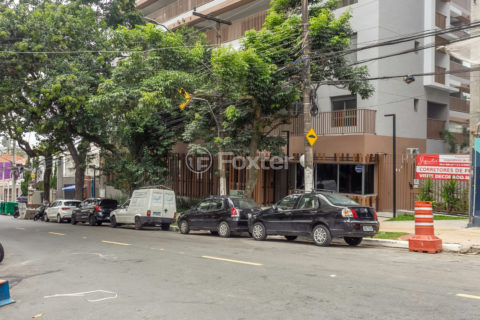 Image 38 - 1040937