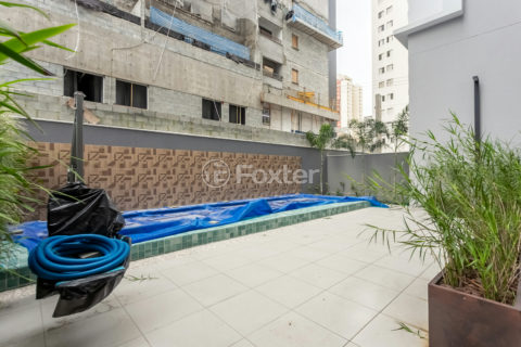 Image 28 - 1040937