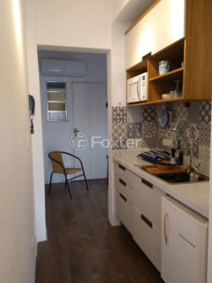 Image 8 - 1040939