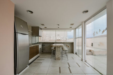 Image 7 - 1040941