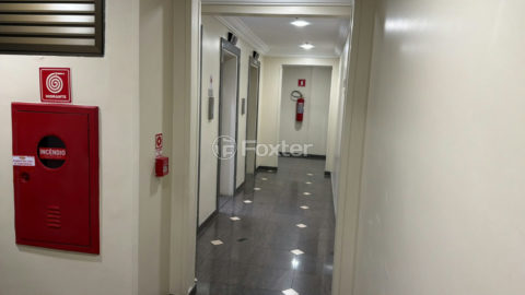 Image 2 - 1040952