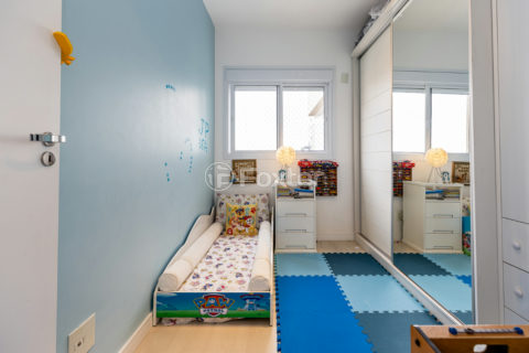 Image 30 - 1040957