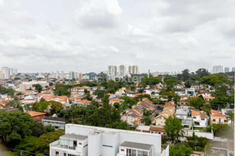 Image 25 - 1040957