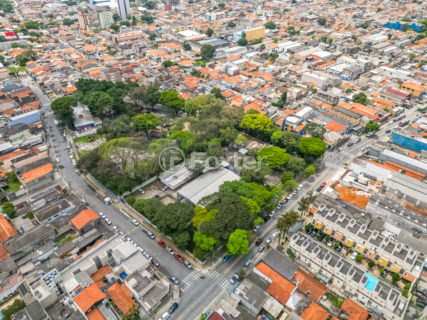 Image 17 - 1040959